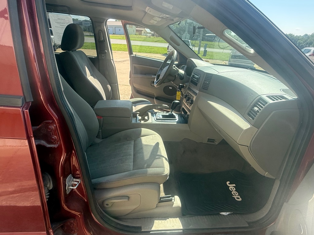 Photo 12 of this JEEP GRAND CHEROKEE