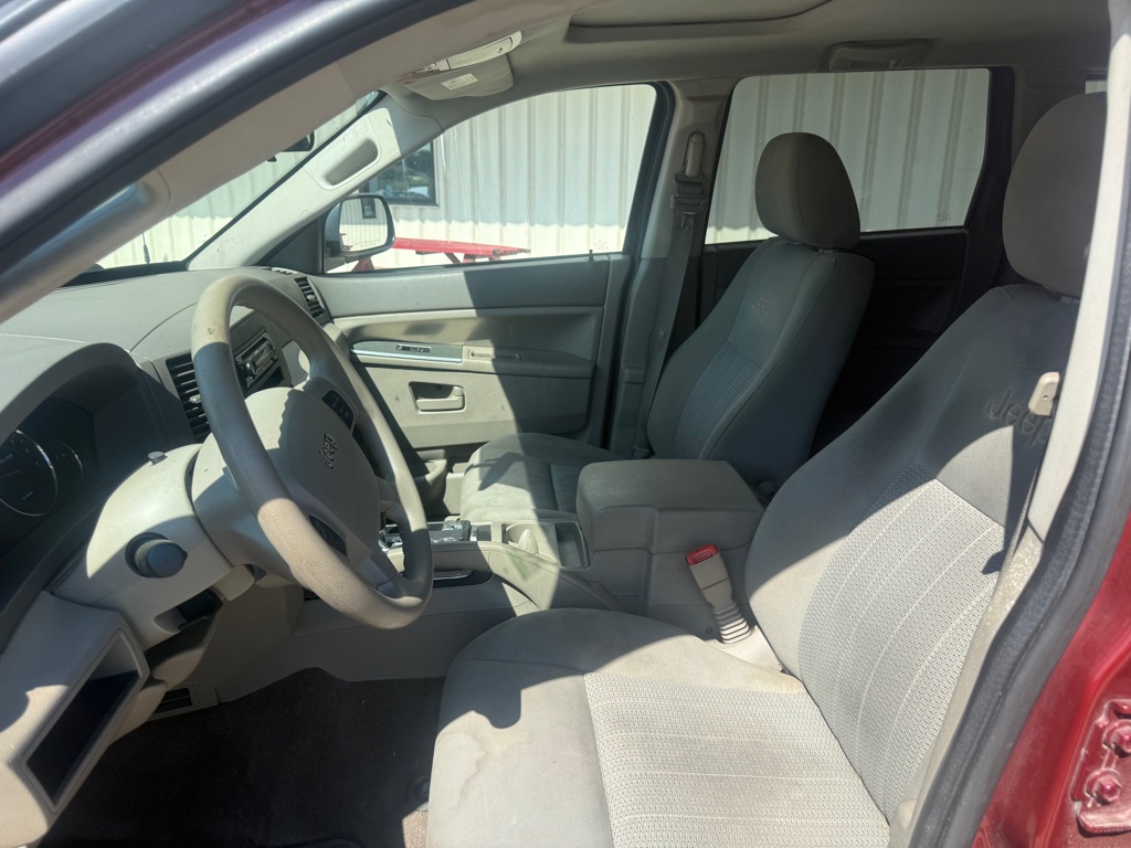 Photo 13 of this JEEP GRAND CHEROKEE
