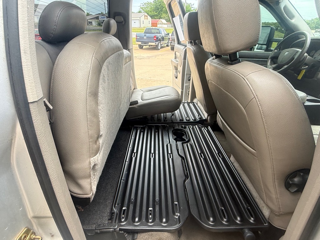 Photo 13 of this DODGE RAM 3500