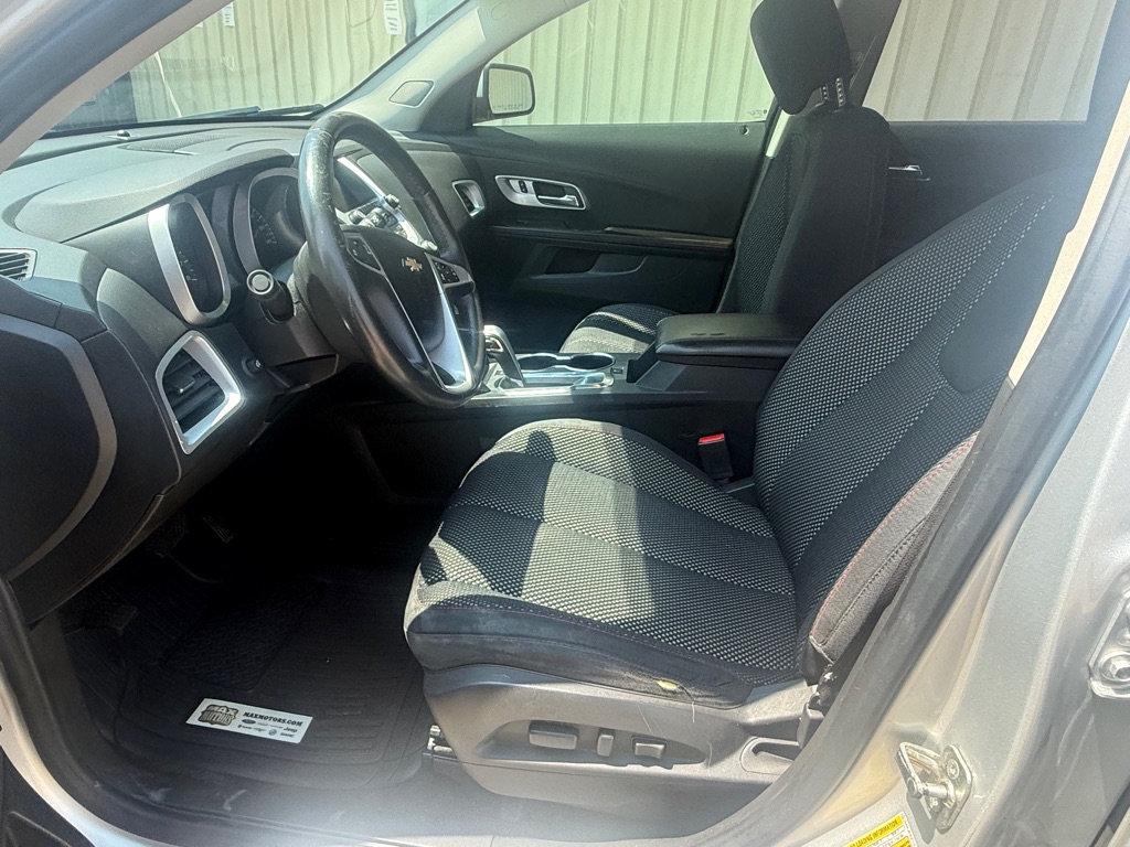 Photo 13 of this CHEVROLET EQUINOX