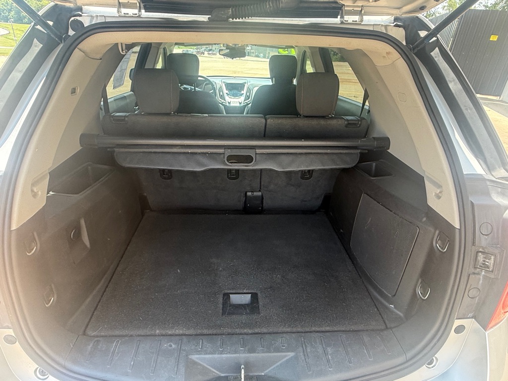 Photo 9 of this CHEVROLET EQUINOX