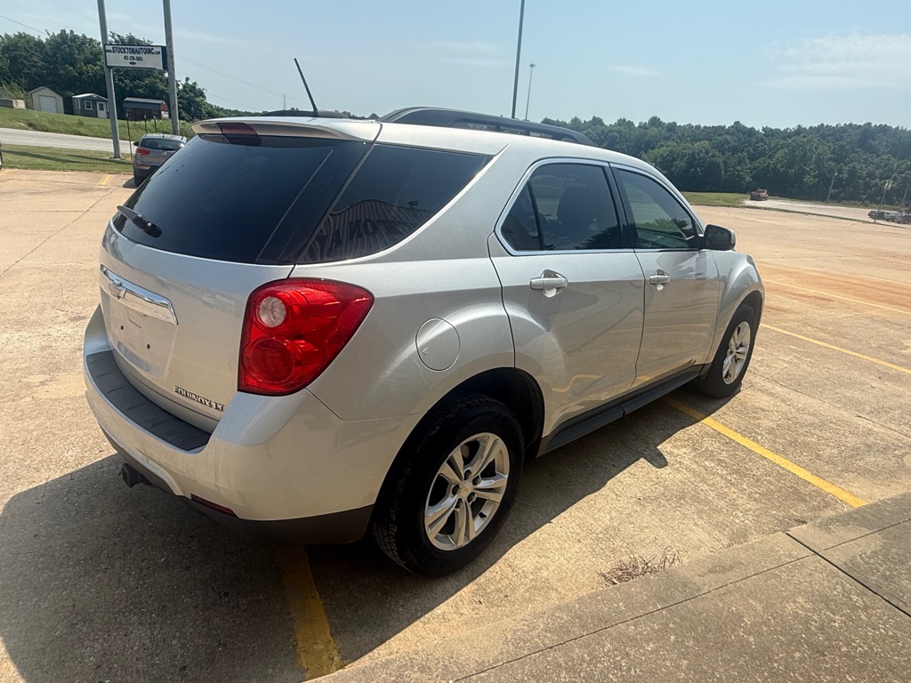 Photo 5 of this CHEVROLET EQUINOX