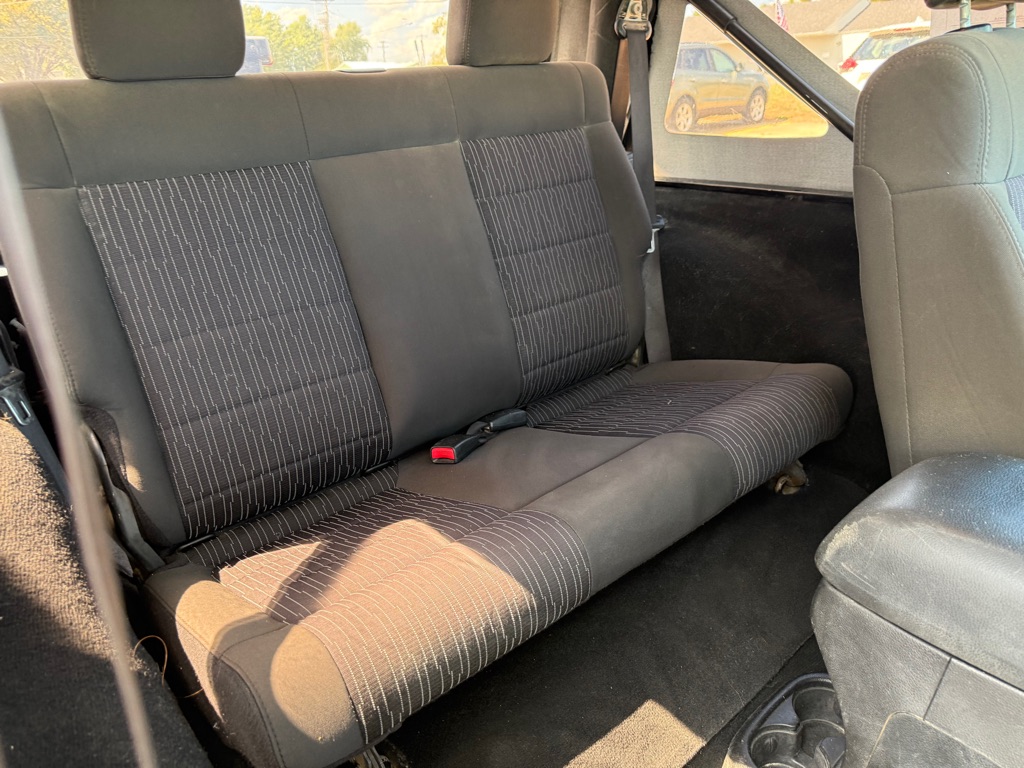 Photo 9 of this JEEP WRANGLER