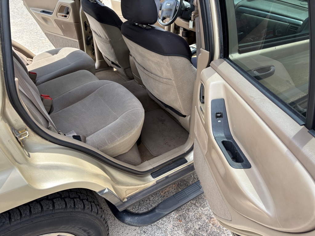 Photo 11 of this JEEP GRAND CHEROKEE