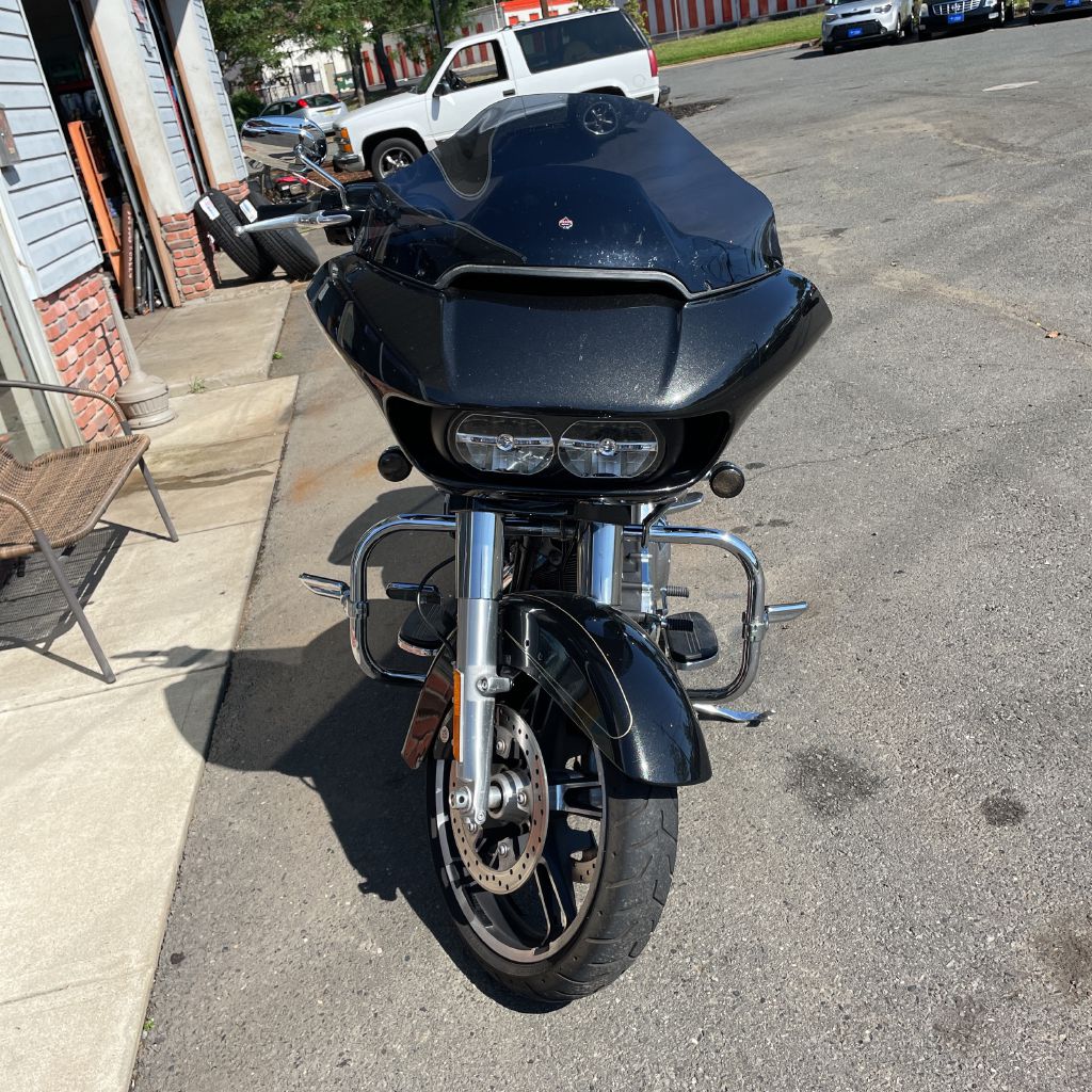 Photo 2 of this HARLEY DAV ROAD GLIDE