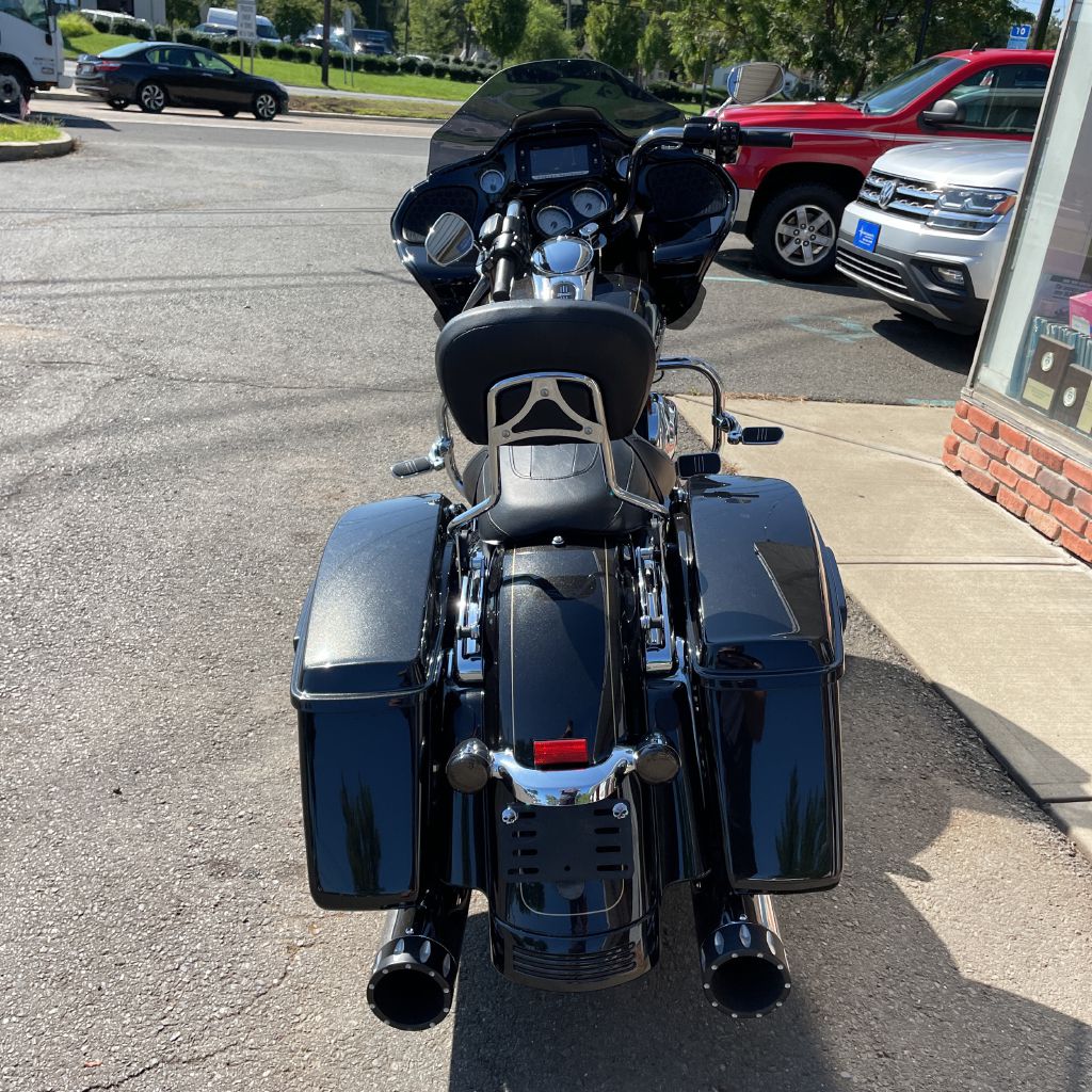 Photo 4 of this HARLEY DAV ROAD GLIDE