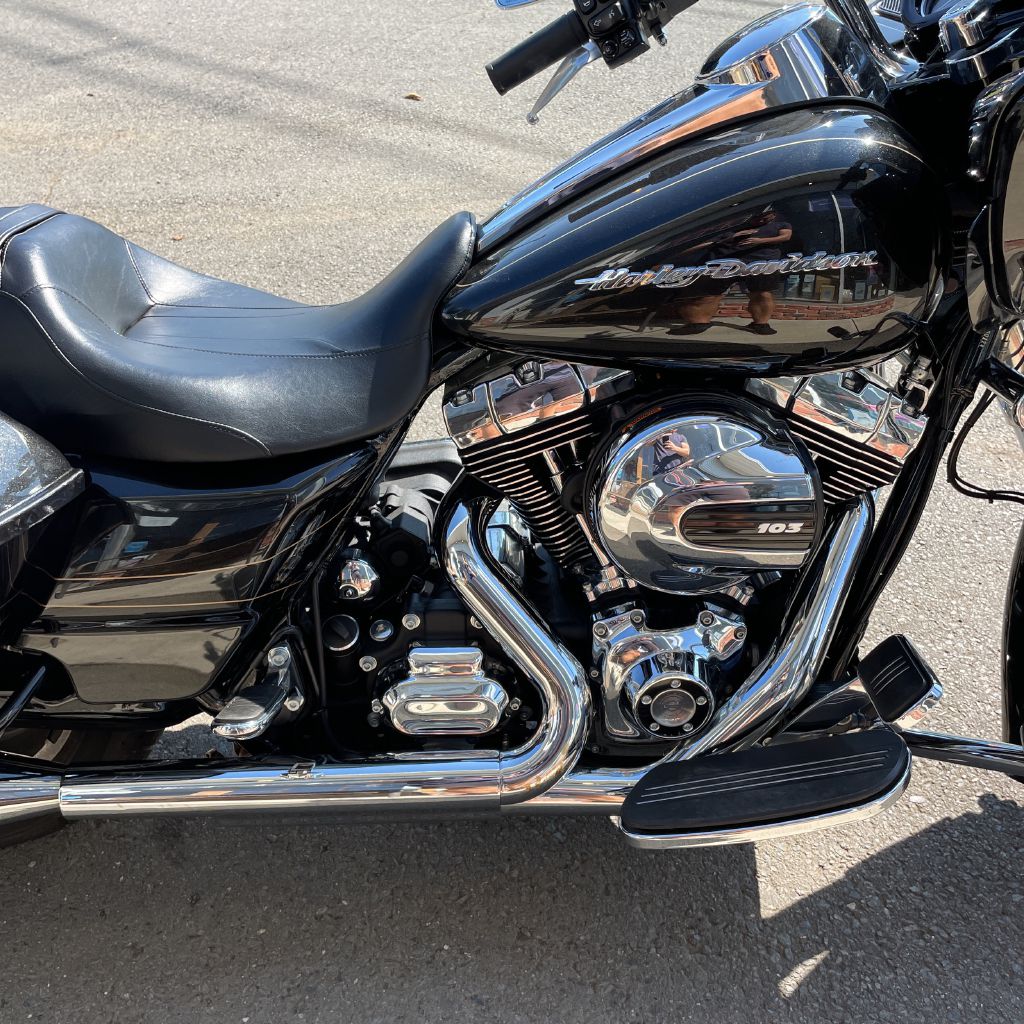 Photo 9 of this HARLEY DAV ROAD GLIDE
