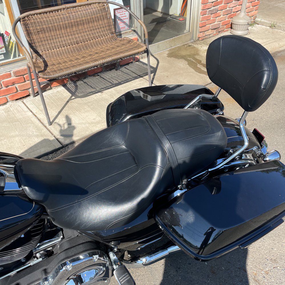 Photo 11 of this HARLEY DAV ROAD GLIDE