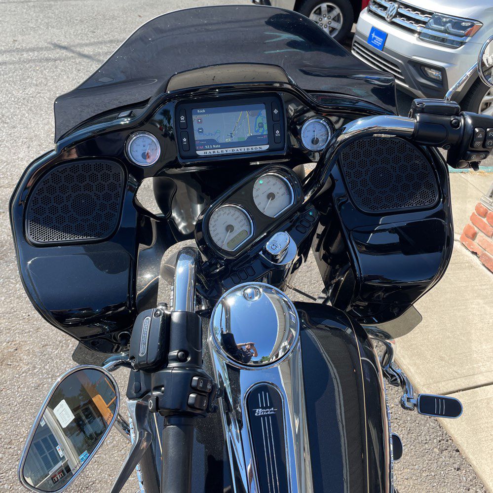 Photo 12 of this HARLEY DAV ROAD GLIDE