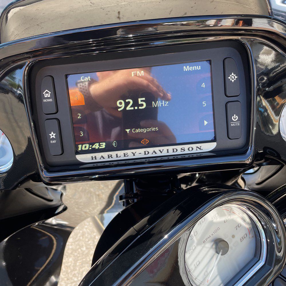 Photo 13 of this HARLEY DAV ROAD GLIDE