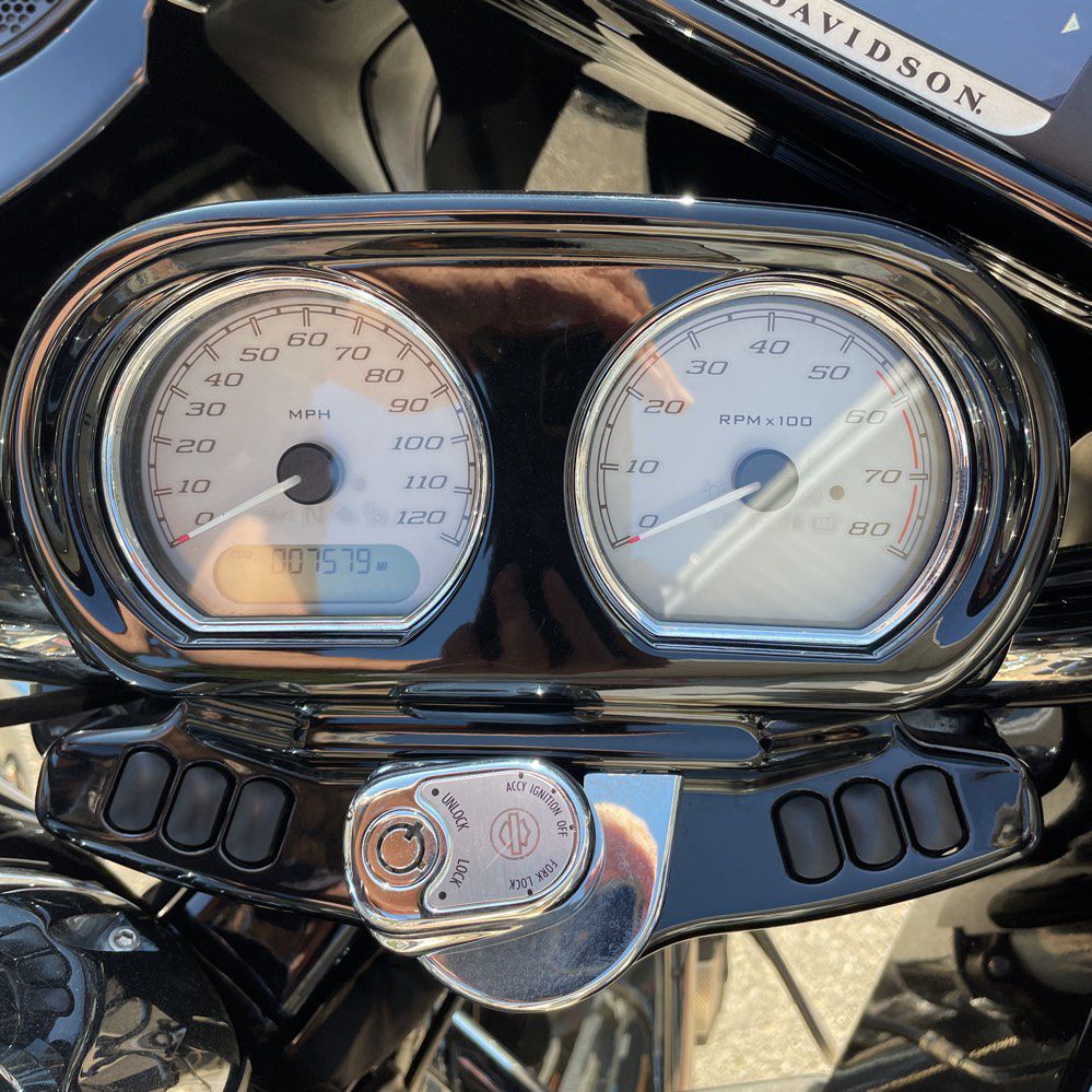 Photo 15 of this HARLEY DAV ROAD GLIDE