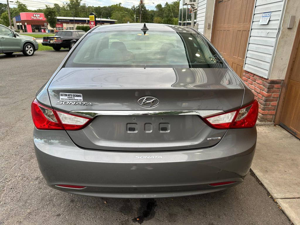 Photo 4 of this HYUNDAI SONATA
