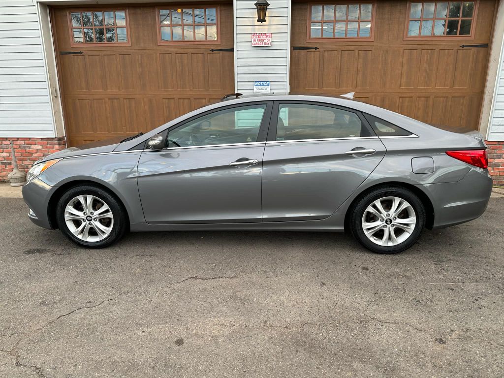 Photo 6 of this HYUNDAI SONATA