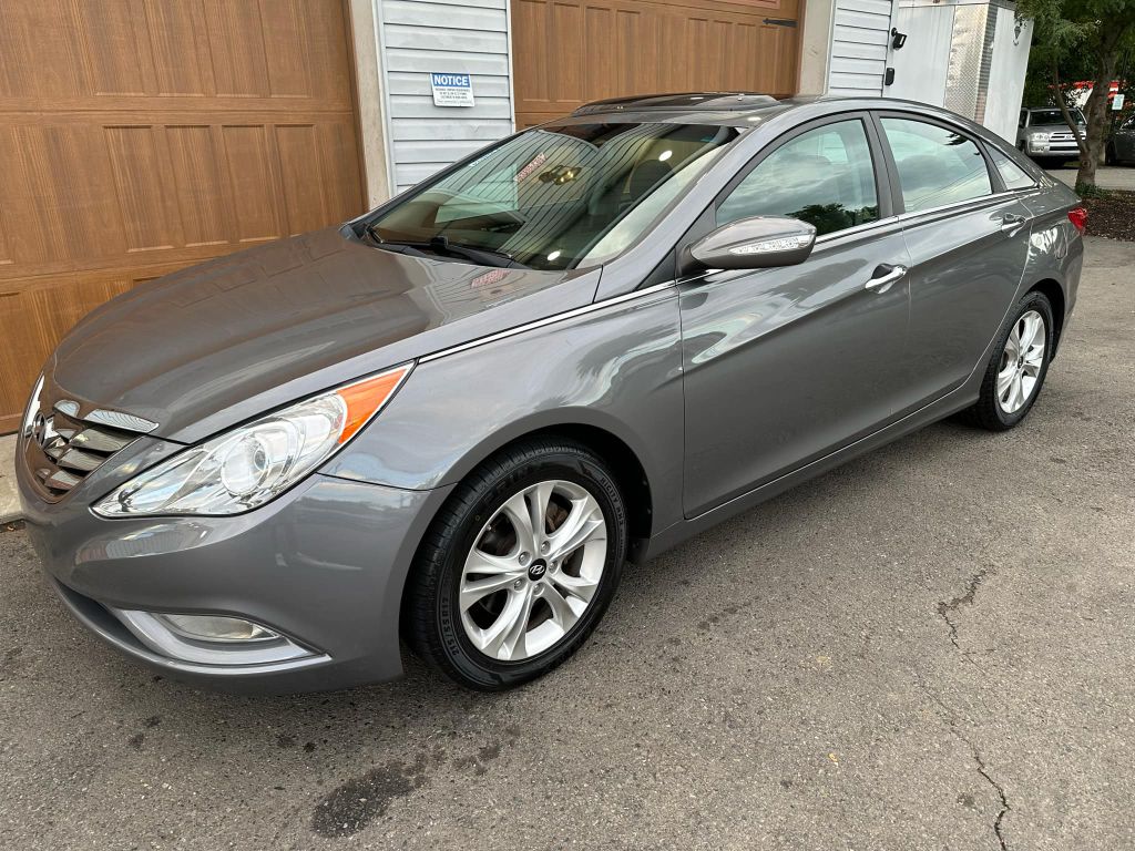 Photo 7 of this HYUNDAI SONATA