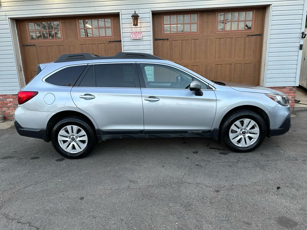 Photo 2 of this SUBARU OUTBACK