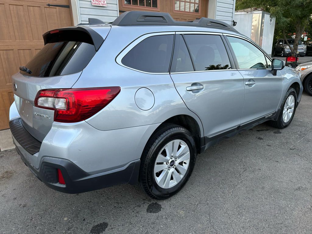 Photo 3 of this SUBARU OUTBACK