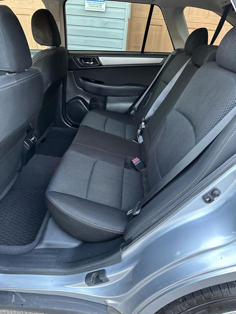 Photo 10 of this SUBARU OUTBACK