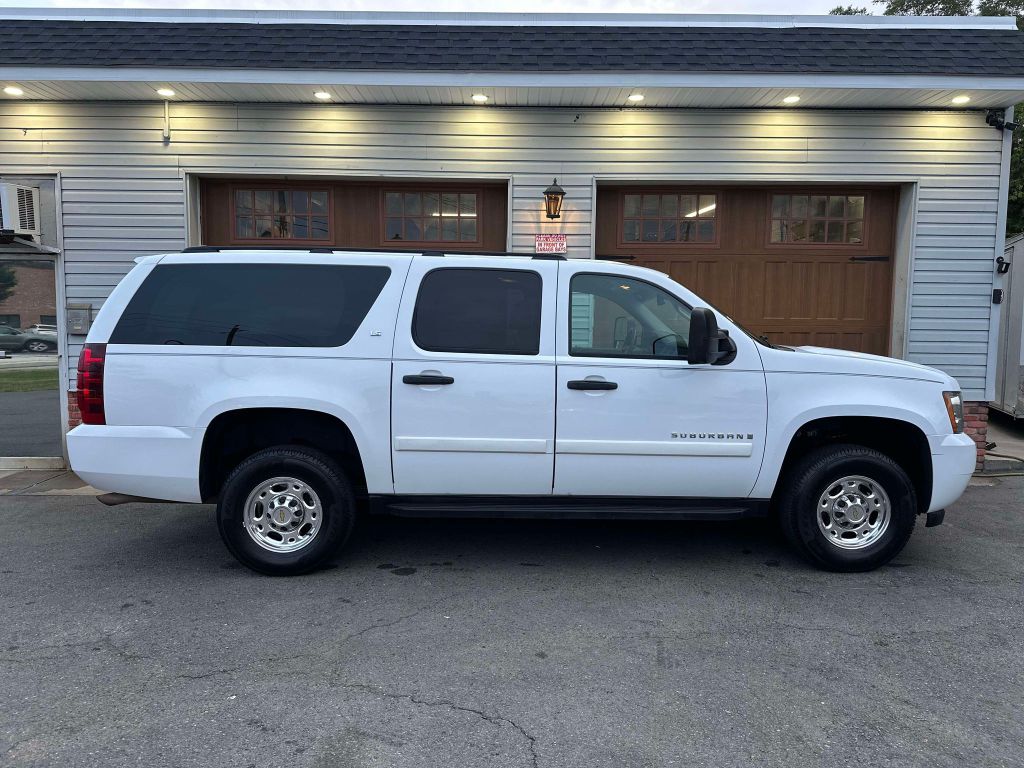 Photo 2 of this CHEVROLET SUBURBAN