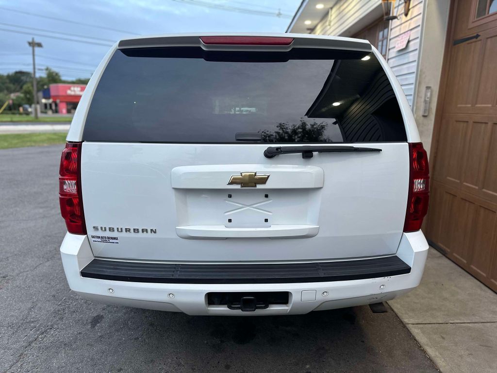 Photo 4 of this CHEVROLET SUBURBAN