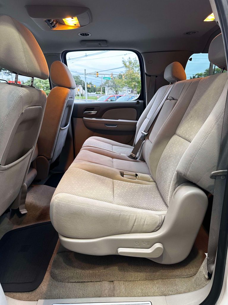 Photo 10 of this CHEVROLET SUBURBAN