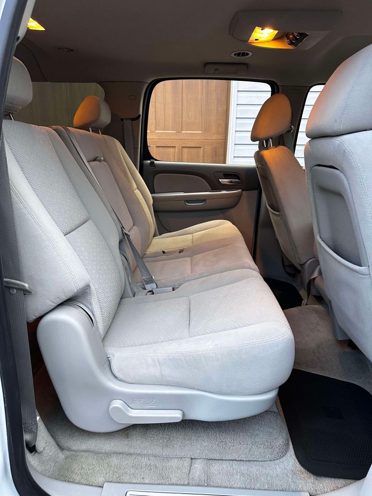 Photo 12 of this CHEVROLET SUBURBAN