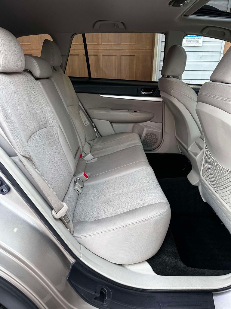 Photo 12 of this SUBARU OUTBACK