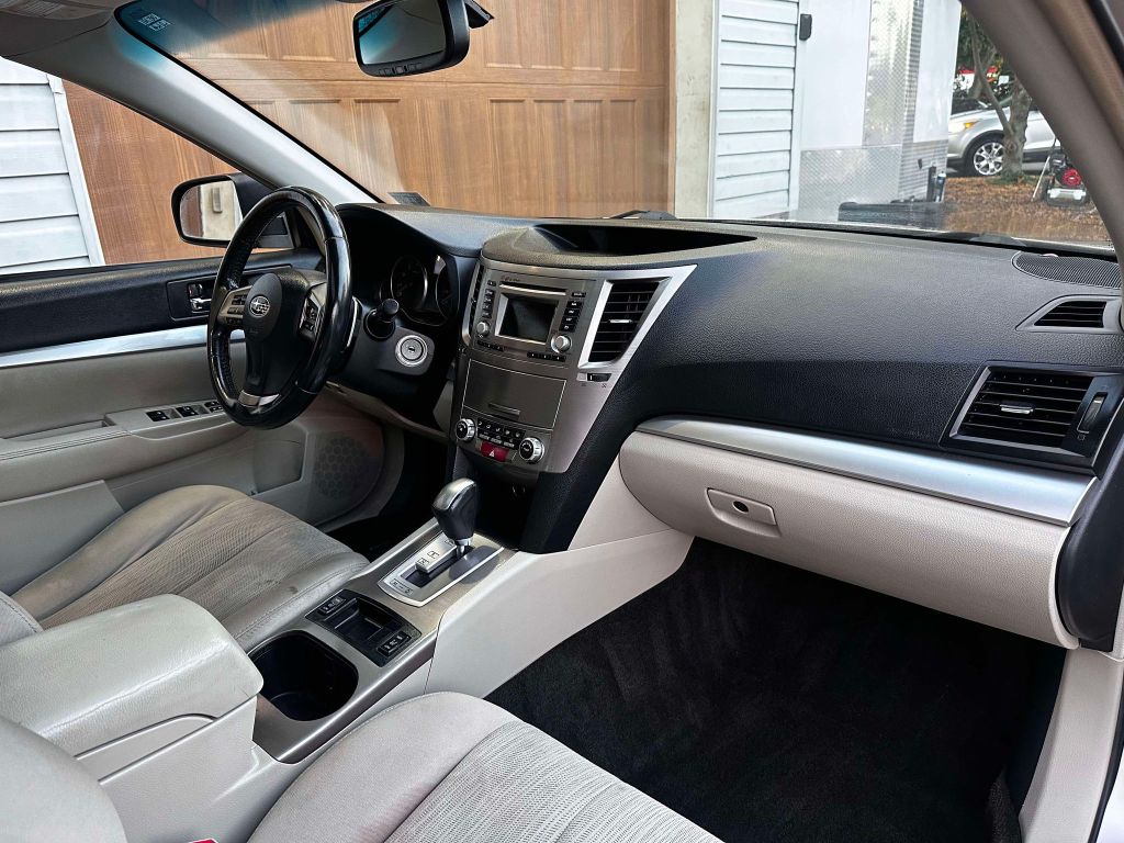 Photo 13 of this SUBARU OUTBACK