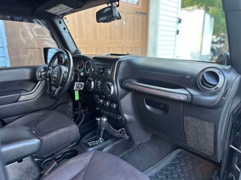 Photo 13 of this JEEP WRANGLER UNLIMI