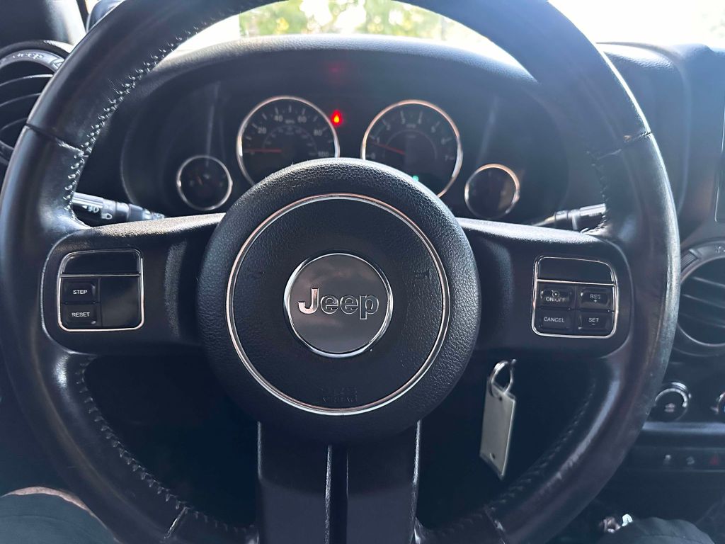 Photo 15 of this JEEP WRANGLER UNLIMI