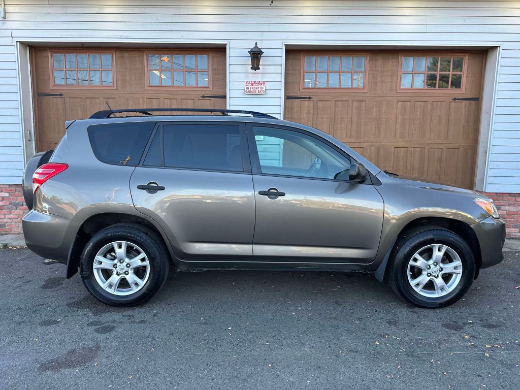Photo 2 of this TOYOTA RAV4
