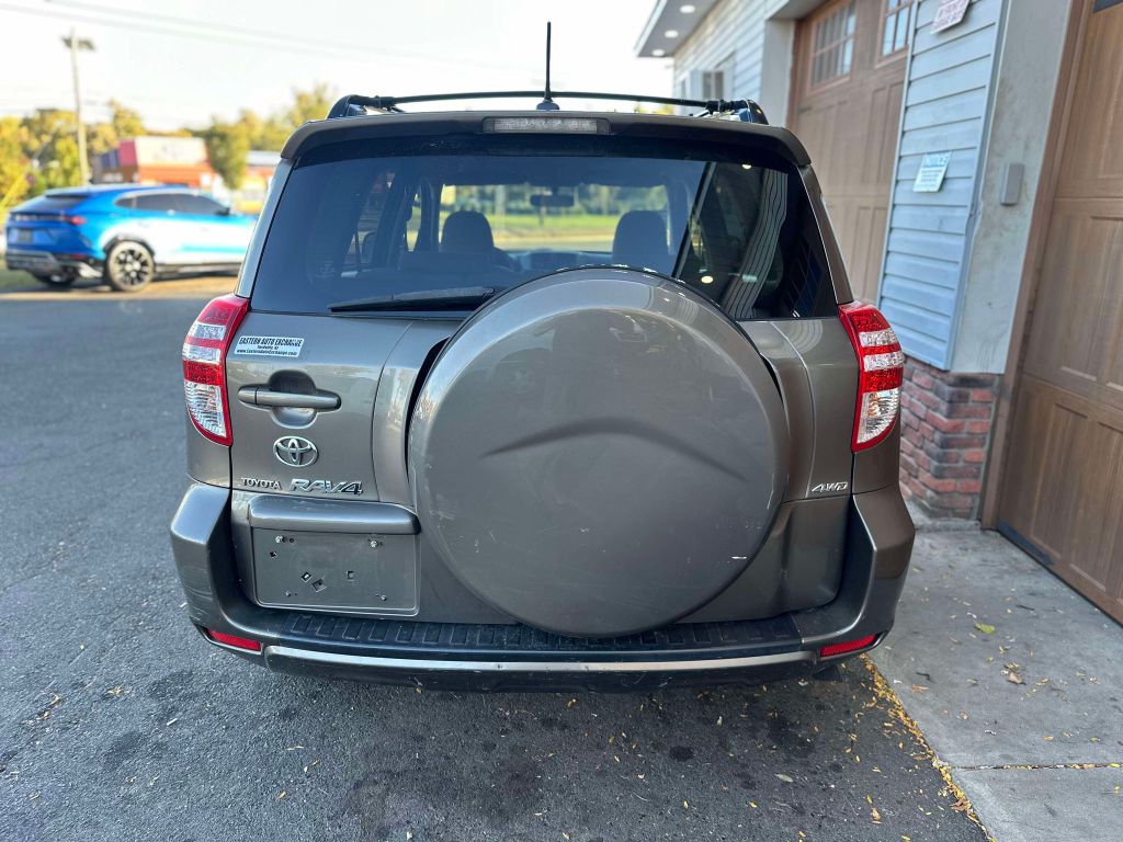 Photo 4 of this TOYOTA RAV4
