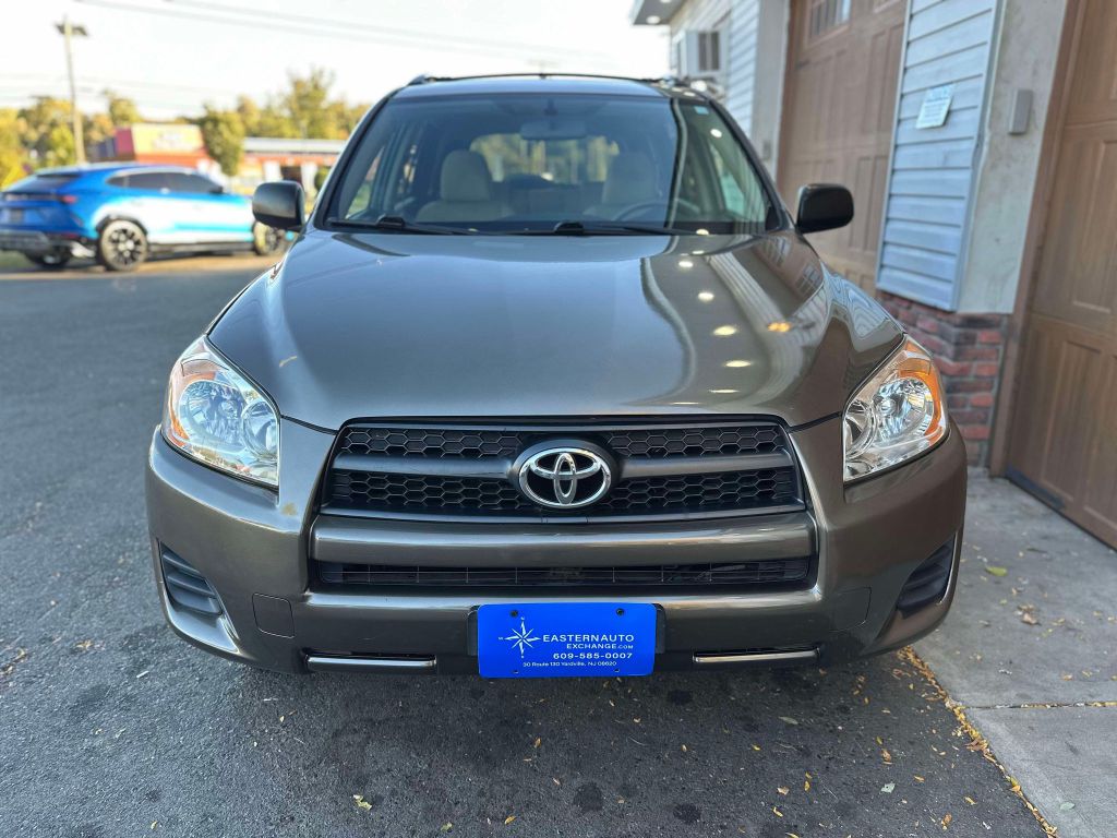 Photo 8 of this TOYOTA RAV4