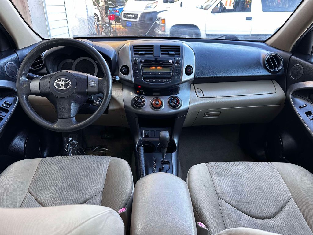 Photo 11 of this TOYOTA RAV4