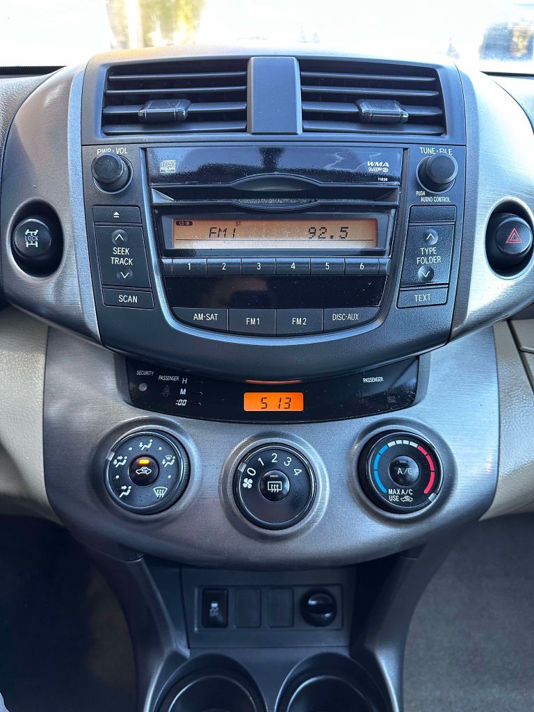 Photo 17 of this TOYOTA RAV4