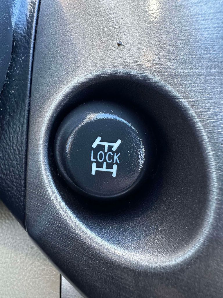 Photo 18 of this TOYOTA RAV4