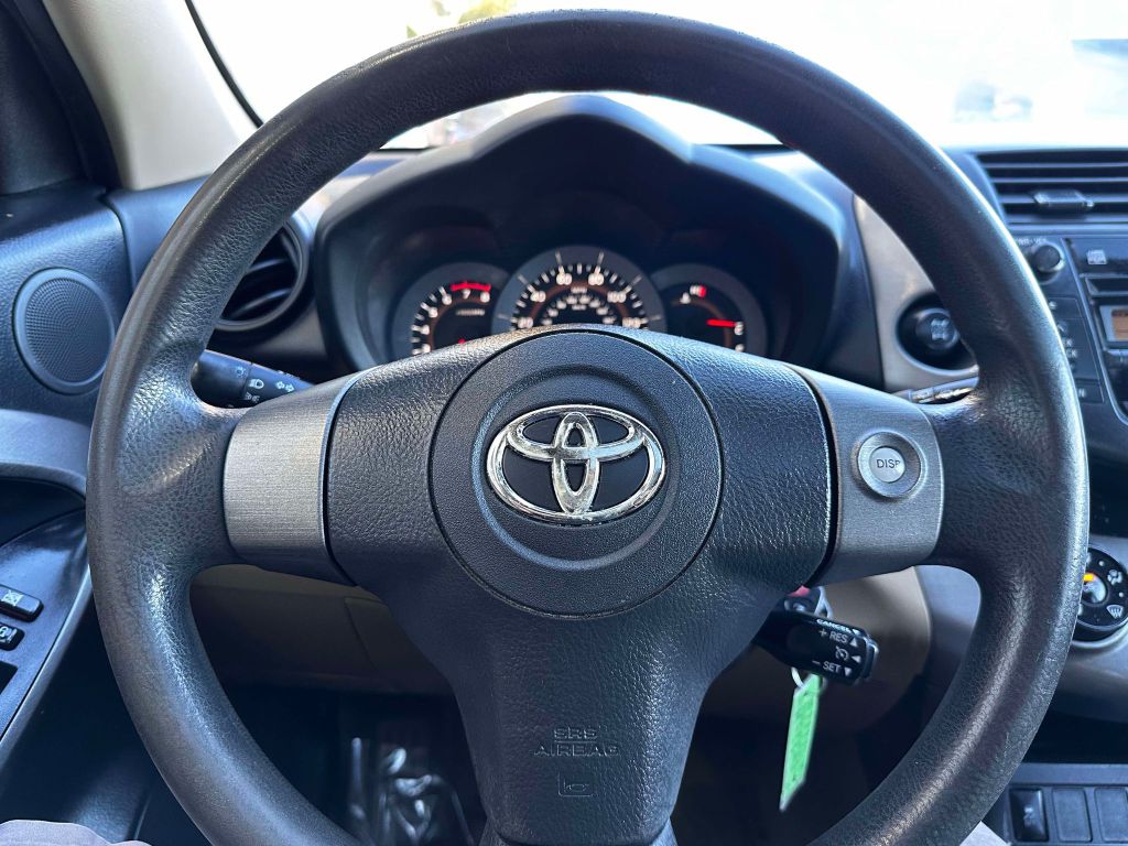 Photo 19 of this TOYOTA RAV4