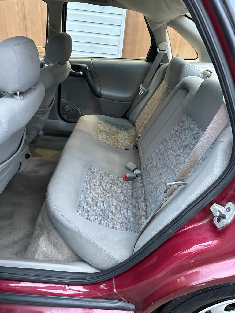 Photo 10 of this SATURN L300