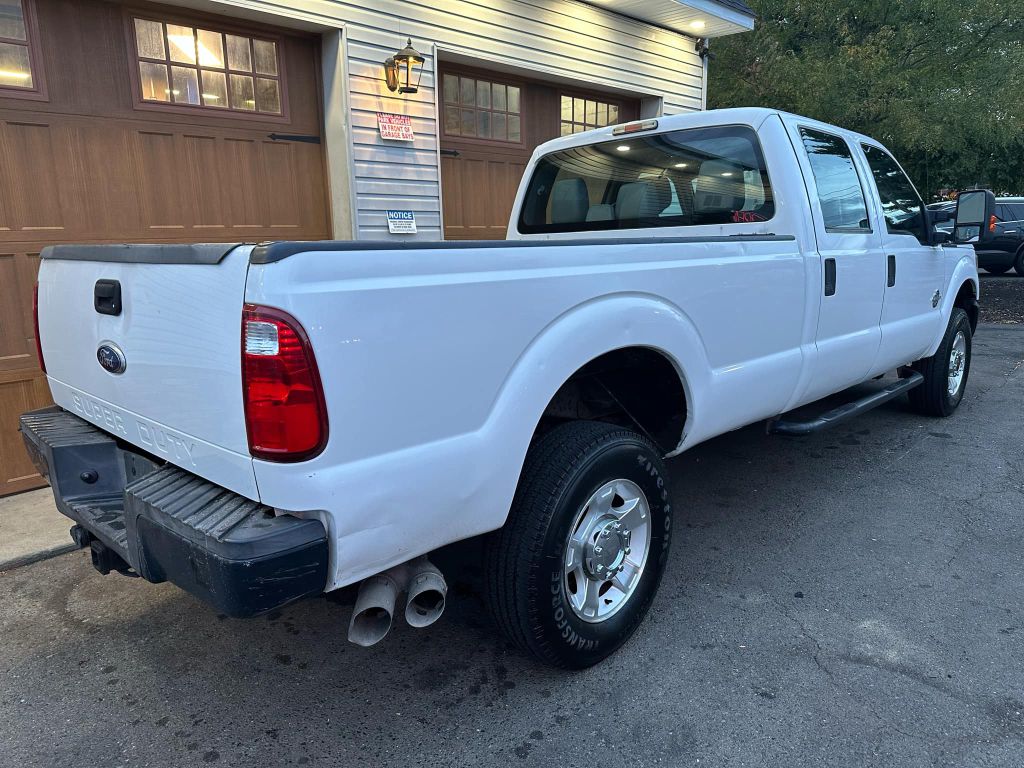 Photo 2 of this FORD F350