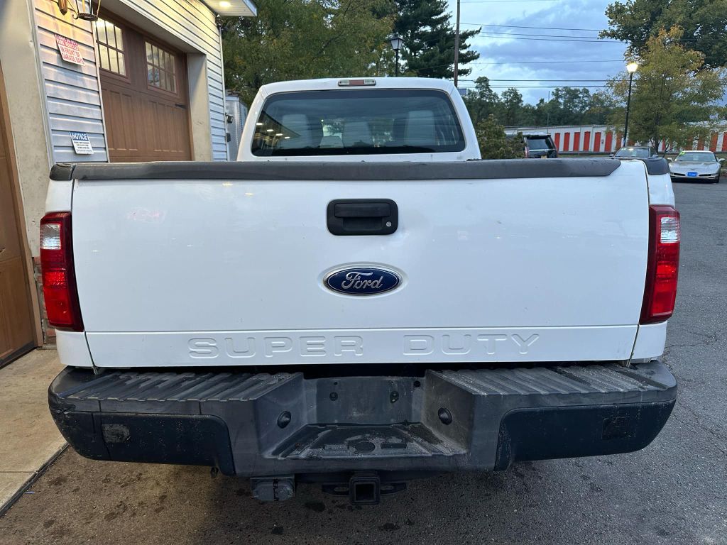 Photo 3 of this FORD F350