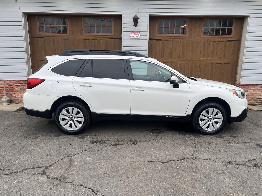 Photo 2 of this SUBARU OUTBACK