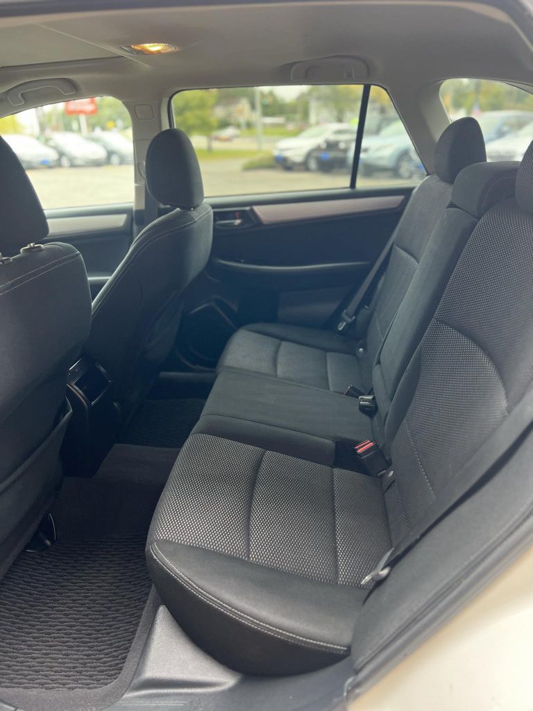 Photo 10 of this SUBARU OUTBACK