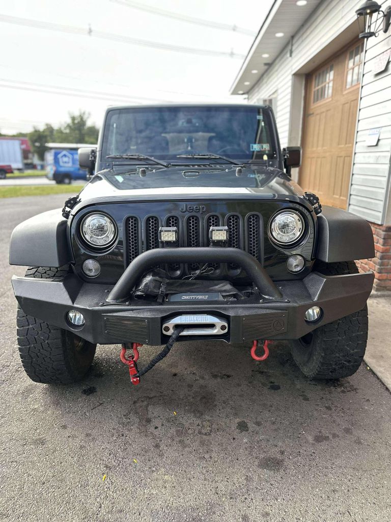 Photo 8 of this JEEP WRANGLER UNLIMI