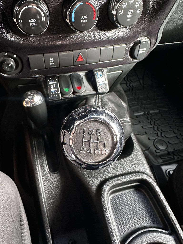Photo 17 of this JEEP WRANGLER UNLIMI