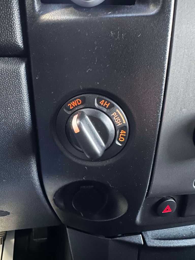 Photo 16 of this NISSAN TITAN
