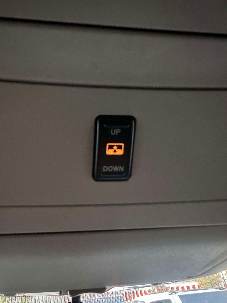 Photo 18 of this NISSAN TITAN