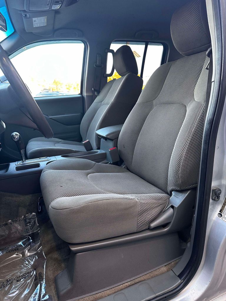 Photo 9 of this NISSAN FRONTIER