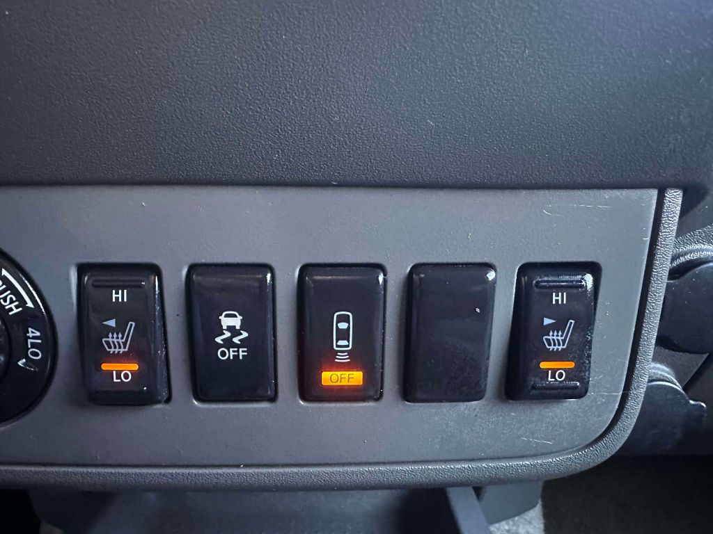 Photo 17 of this NISSAN FRONTIER