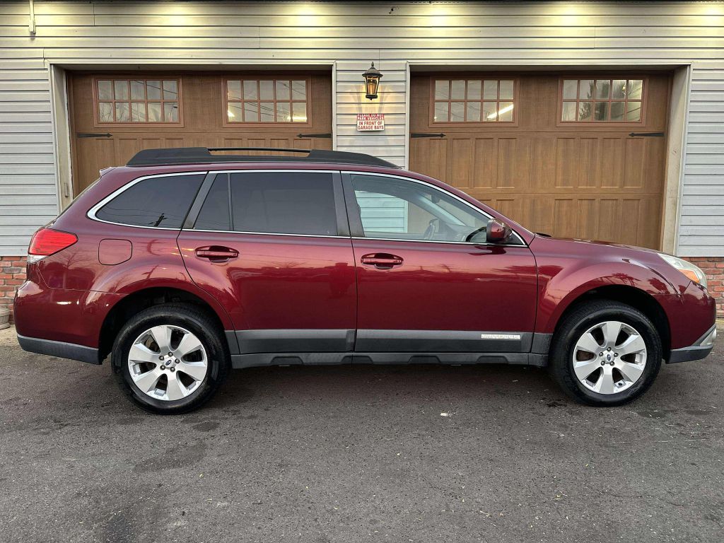 Photo 2 of this SUBARU OUTBACK