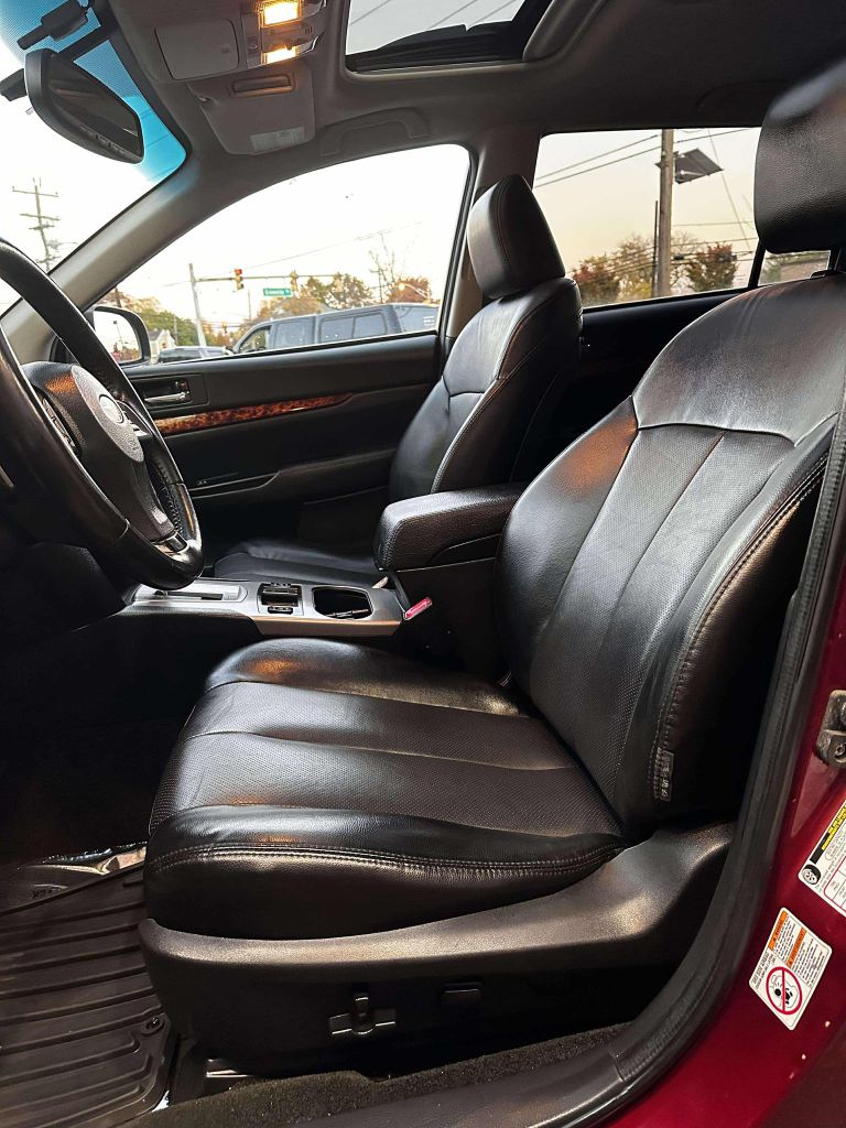 Photo 9 of this SUBARU OUTBACK