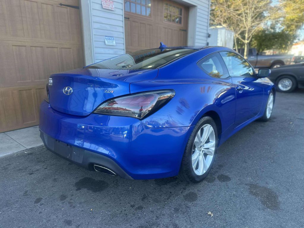 Photo 3 of this HYUNDAI GENESIS COUPE